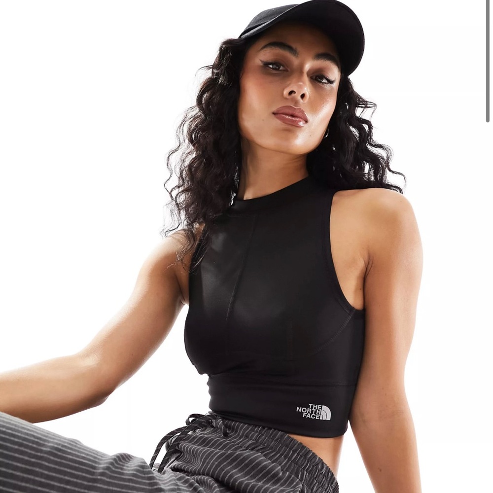 NWT The North Face Piping Ribbed Crop Tank Top in Black-‎ Medium